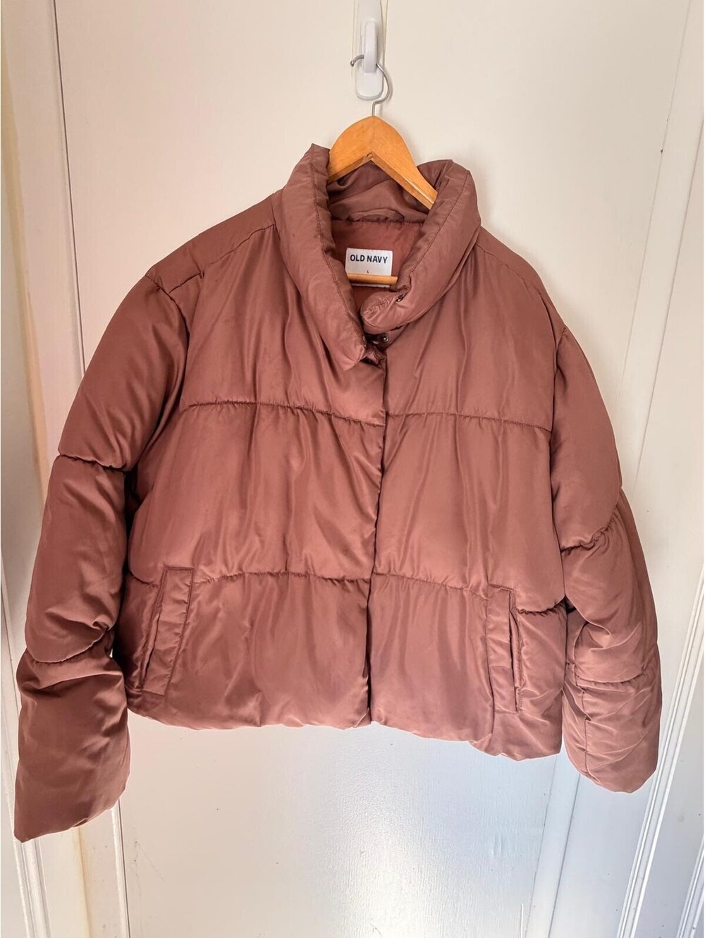 Old Navy Women's Large Mauve Puffer Jacket with Snap Closure